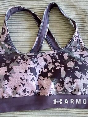 Under Armour Medium Purple Camo Compression Sports Bra Athleisure Gym